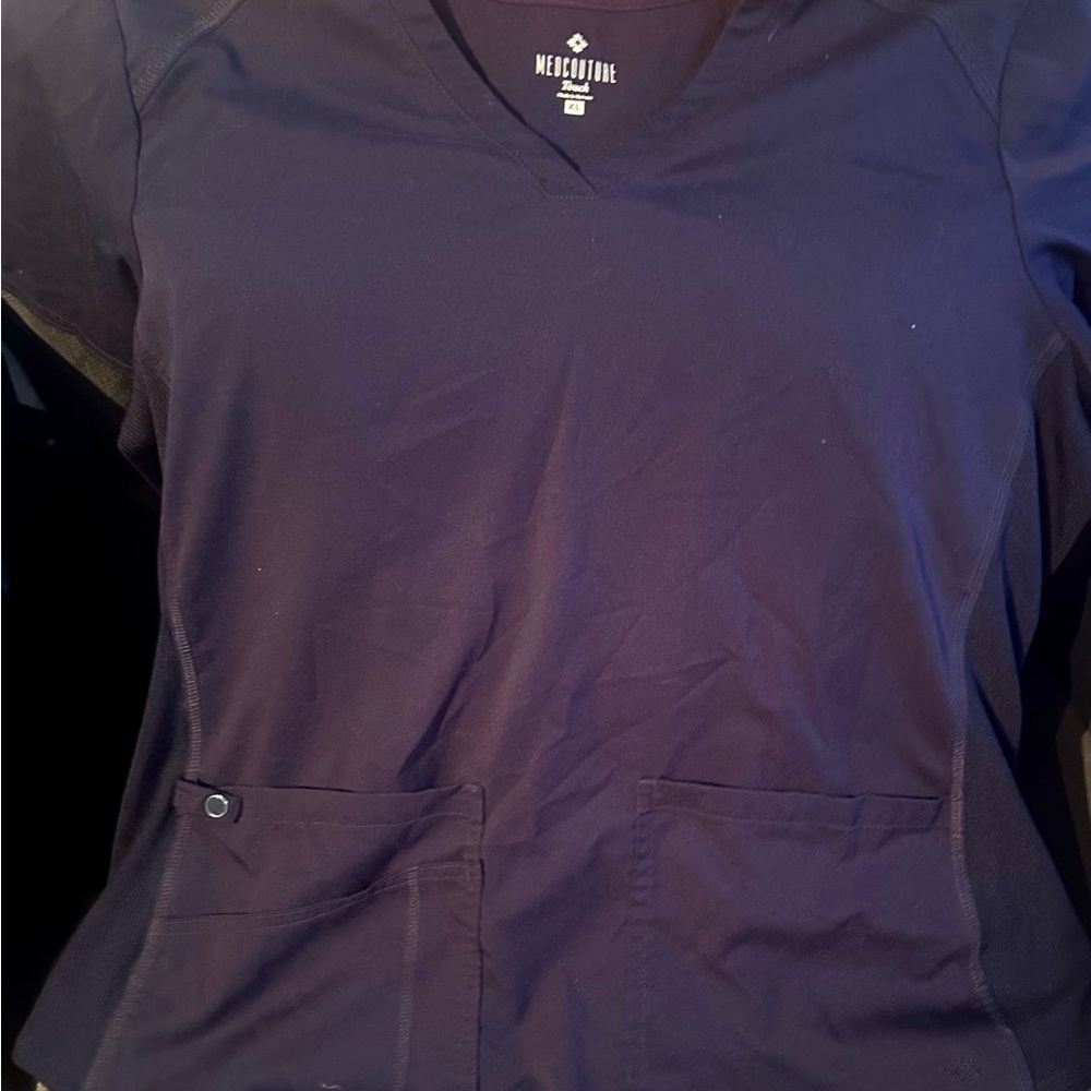 LOT of Women’s Scrubs – Med Couture & Cherokee size large/x-large